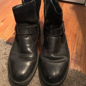 Kenneth Cole Boots